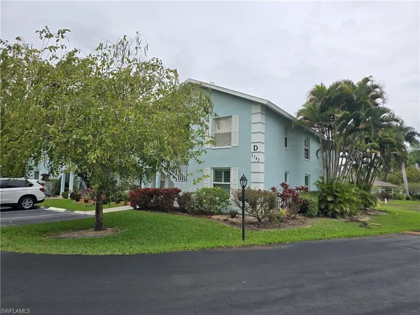 $2,200 | 5741 Whitaker Road, Unit D203, Naples, FL 34112