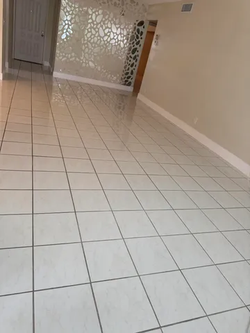 a view of a utility room