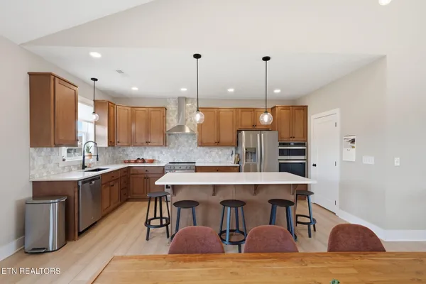 $875,000 | 806 River Drive, Blaine, TN 37709