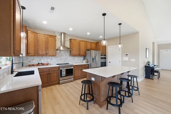 $875,000 | 806 River Drive, Blaine, TN 37709