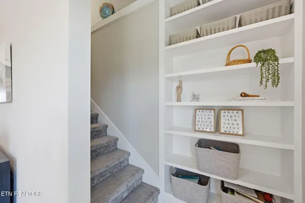 $875,000 | 806 River Drive, Blaine, TN 37709