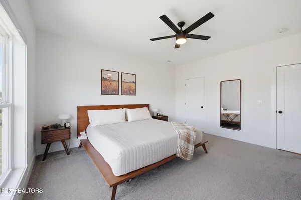 $875,000 | 806 River Drive, Blaine, TN 37709