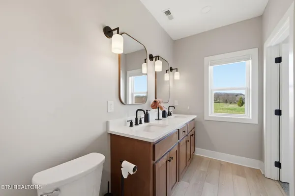 $875,000 | 806 River Drive, Blaine, TN 37709