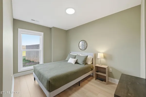 $875,000 | 806 River Drive, Blaine, TN 37709