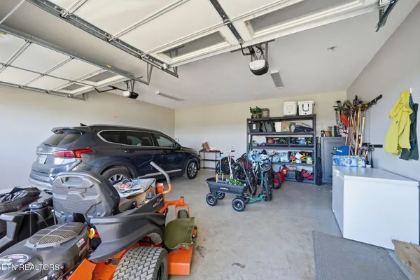 $875,000 | 806 River Drive, Blaine, TN 37709