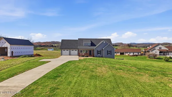 $875,000 | 806 River Drive, Blaine, TN 37709
