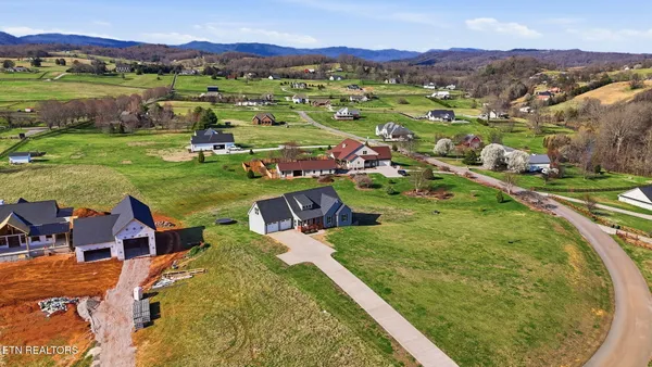 $875,000 | 806 River Drive, Blaine, TN 37709