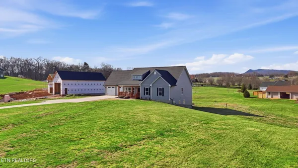 $875,000 | 806 River Drive, Blaine, TN 37709