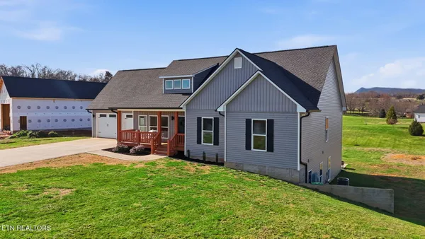 $875,000 | 806 River Drive, Blaine, TN 37709