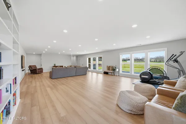 $875,000 | 806 River Drive, Blaine, TN 37709