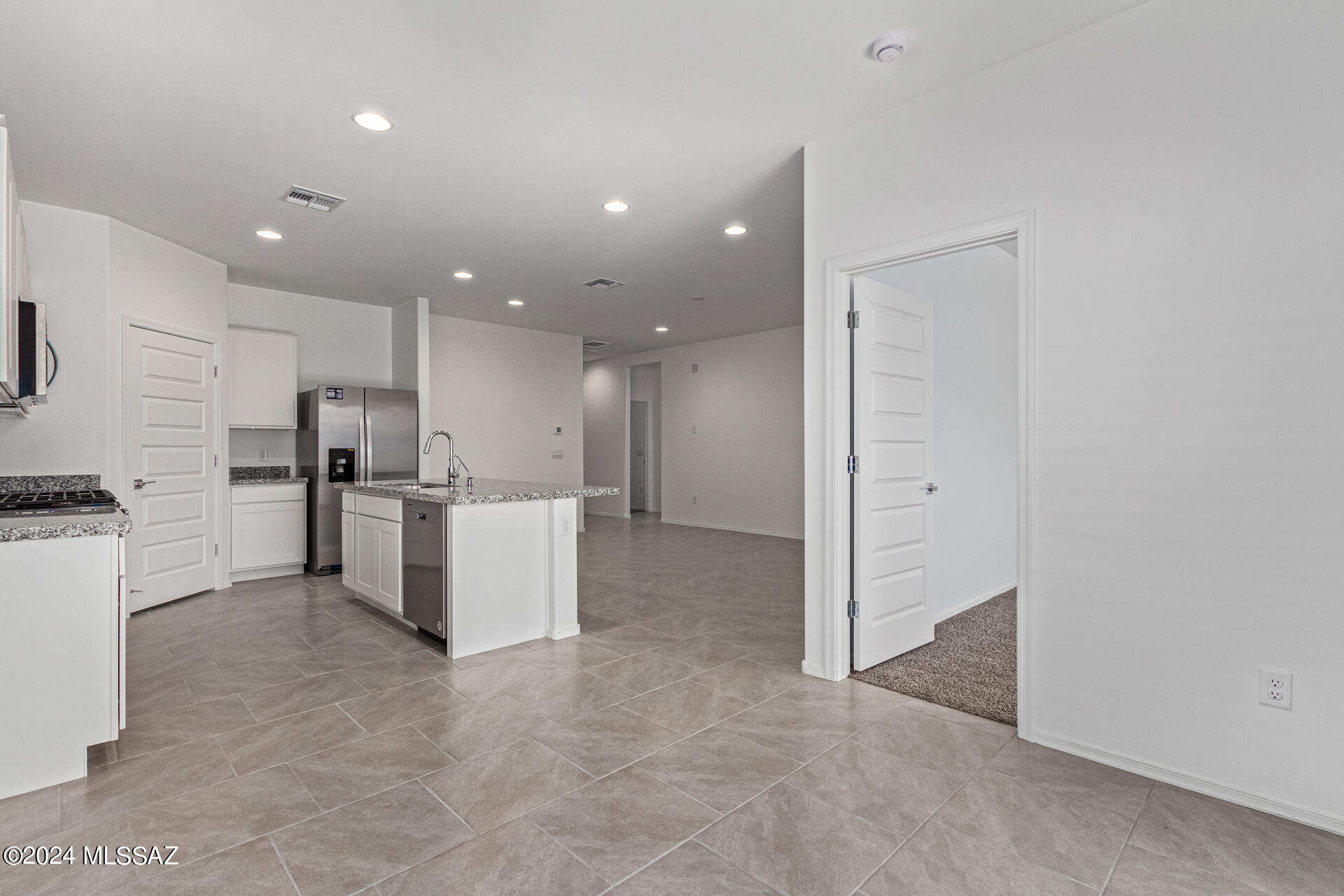 12479 West Barnett Road Marana, AZ 85653 - Photo 7 of 43