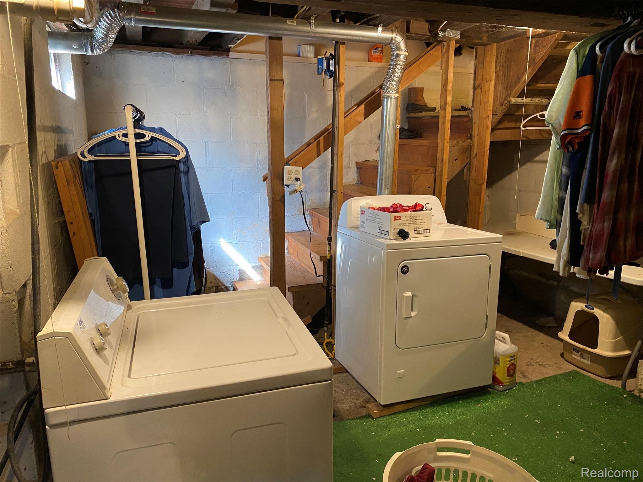 4520 Rattek Road Clarkston, MI 48346 - Photo 27 of 33 Laundry.JPG