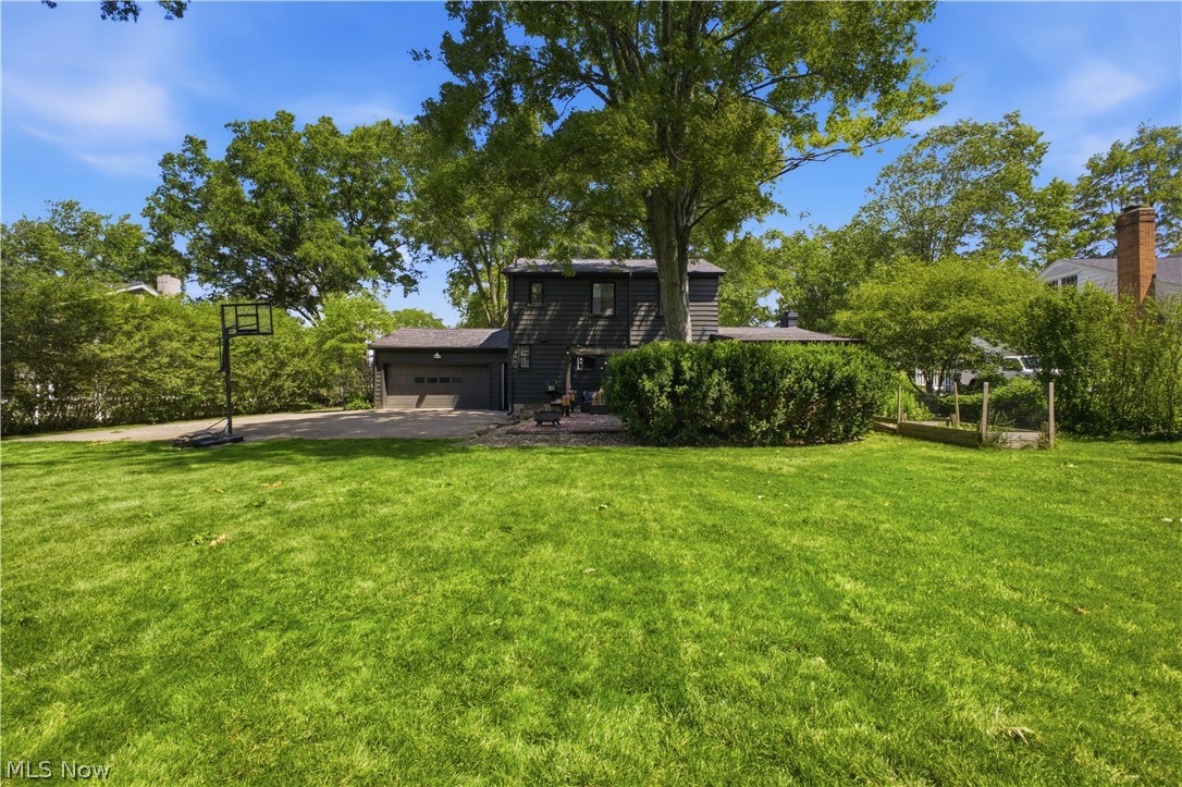 2411 Ridgeview Lane Youngstown, OH 44514 - Photo 37 of 48