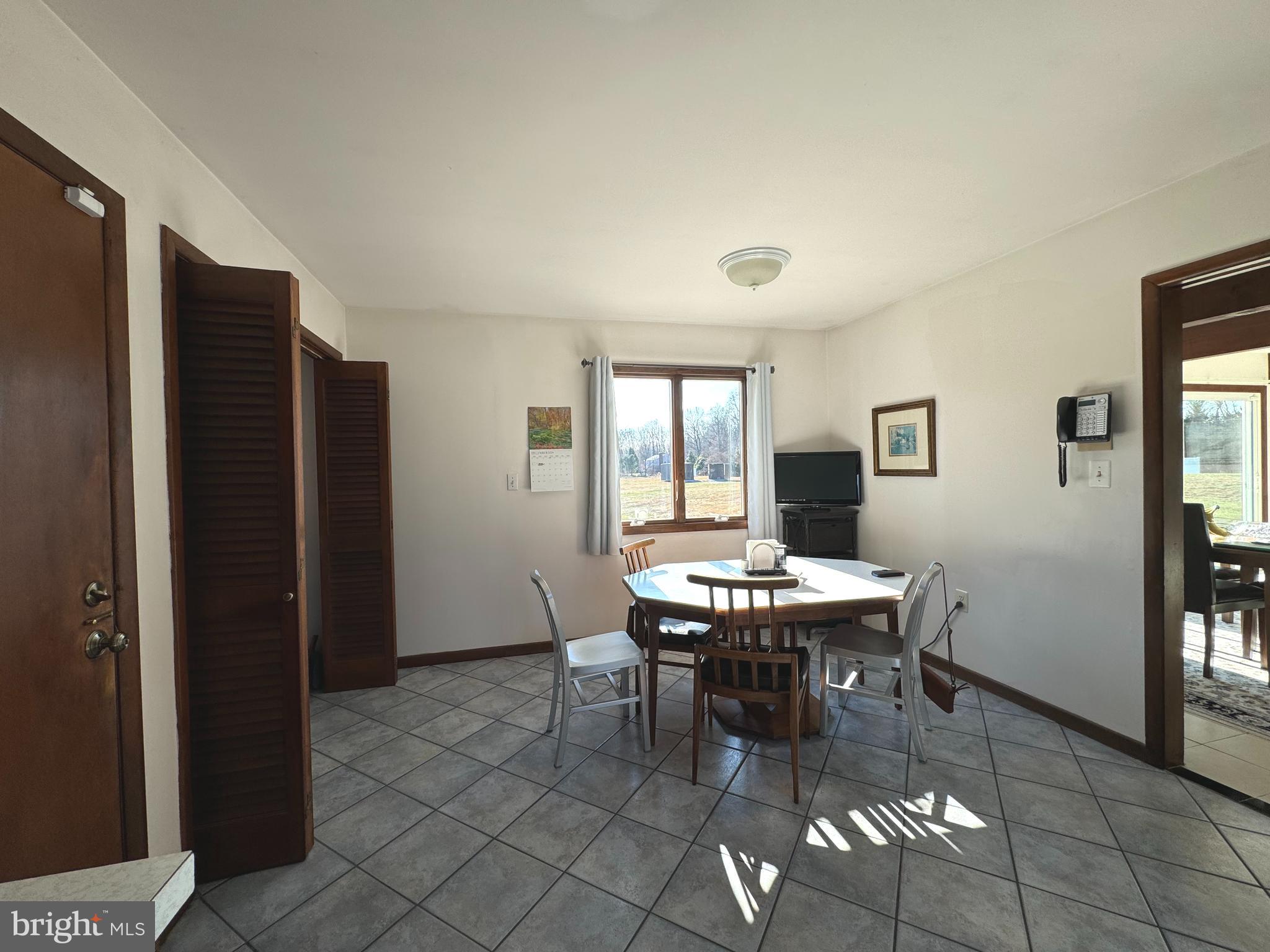 37 Walnford Road Cream Ridge, NJ 08514 - Photo 17 of 41