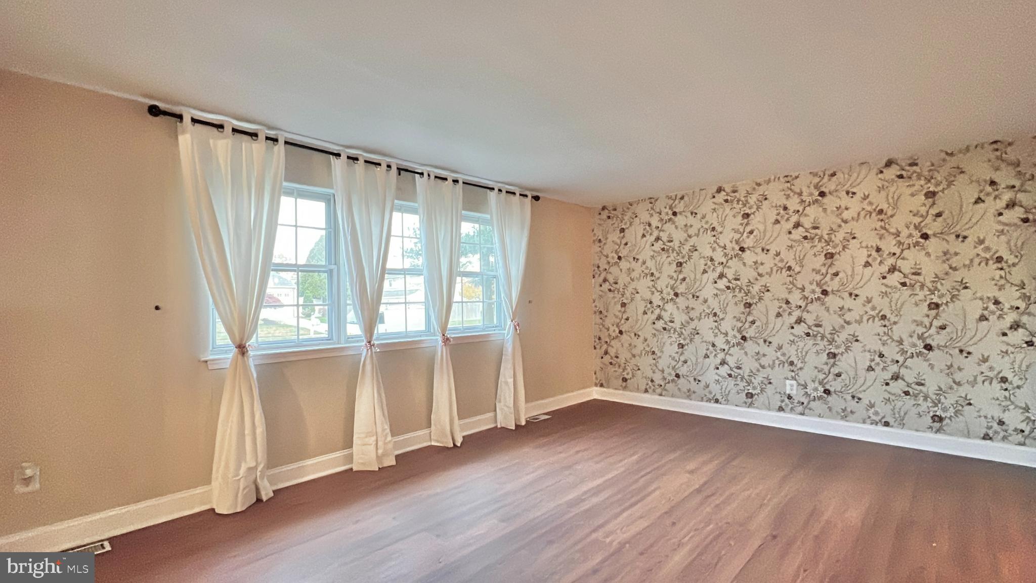 63 Hartford Road Sewell, NJ 08080 - Photo 7 of 35
