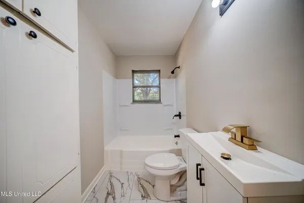 $229,999 | 7384 Woodland Drive, Olive Branch, MS 38654