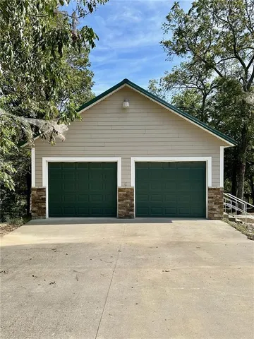 $259,000 | 97 Sugar Lake Drive, Mound City, KS 66056