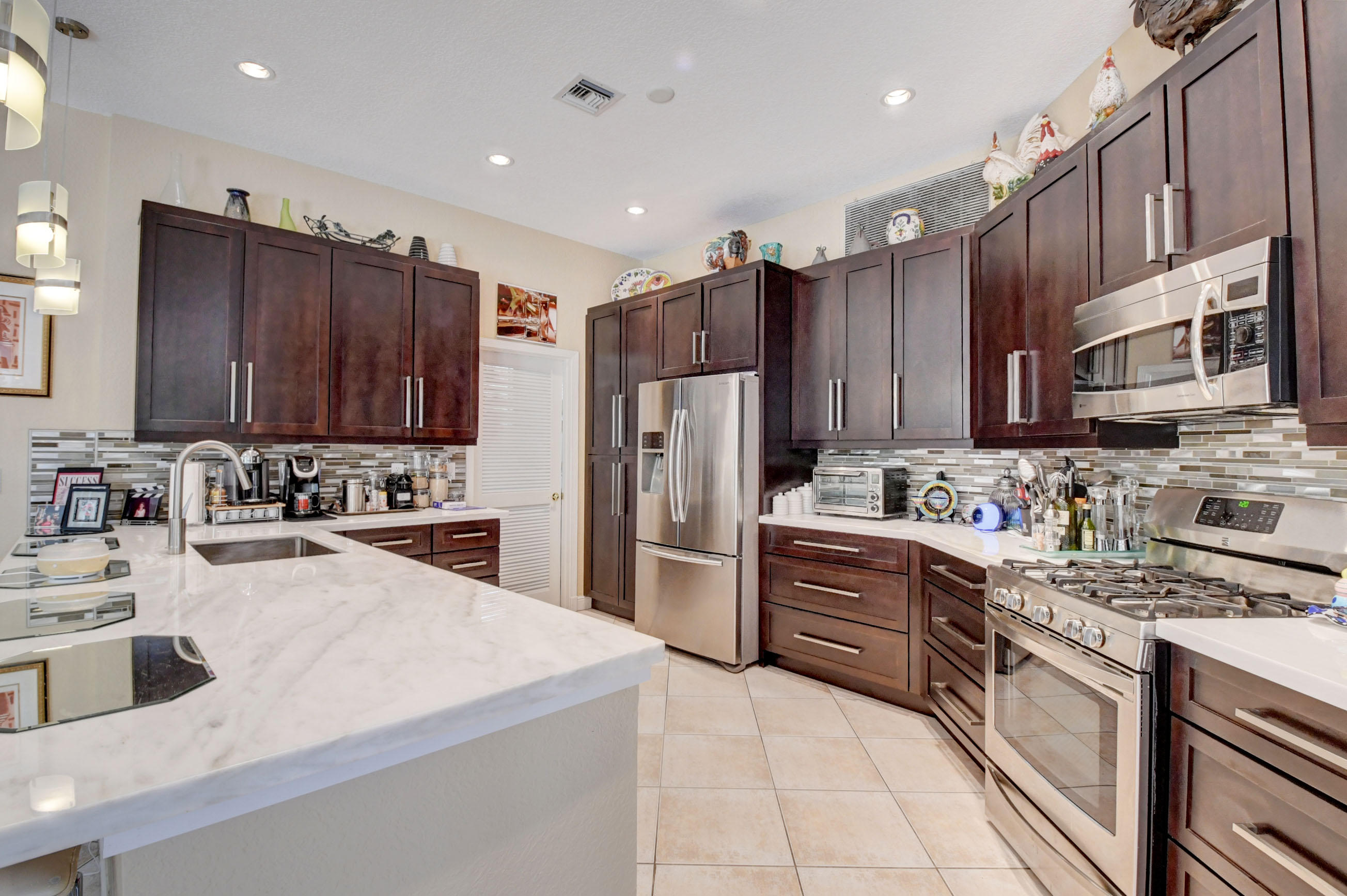 4284 Northwest 61st Lane Boca Raton, FL 33496 - Photo 8 of 21 Kitchen - 2