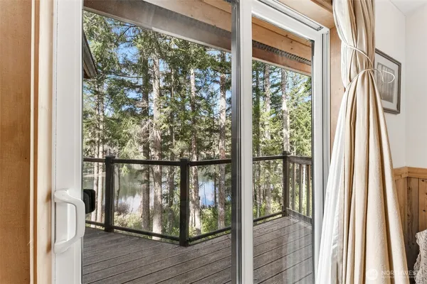 $599,000 | 390 East Emerald Lake Drive, Grapeview, WA 98546