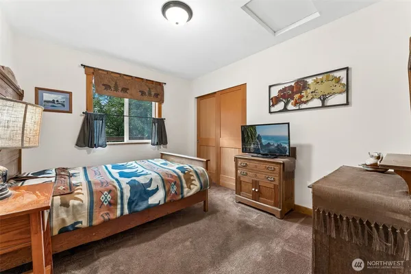 $599,000 | 390 East Emerald Lake Drive, Grapeview, WA 98546