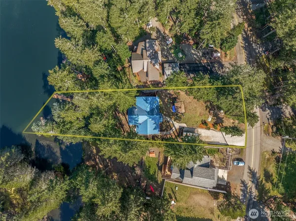 $599,000 | 390 East Emerald Lake Drive, Grapeview, WA 98546