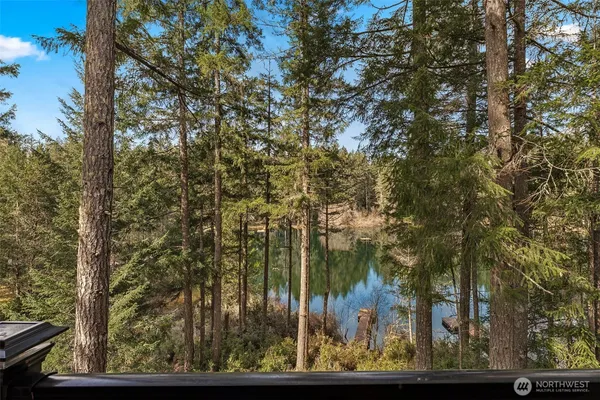 $599,000 | 390 East Emerald Lake Drive, Grapeview, WA 98546
