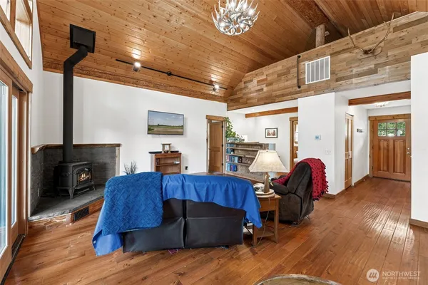 $599,000 | 390 East Emerald Lake Drive, Grapeview, WA 98546