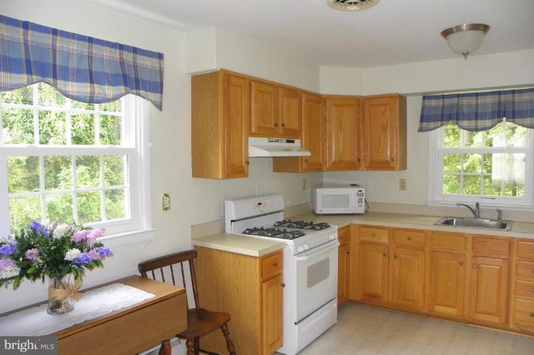 809 Cypress Beach Road Severna Park, MD 21146 - Photo 4 of 16 Kitchen