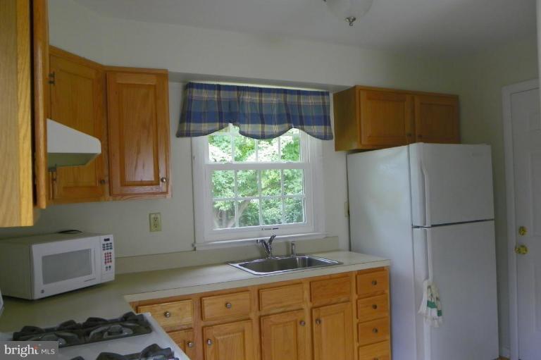 809 Cypress Beach Road Severna Park, MD 21146 - Photo 5 of 16 Kitchen #2