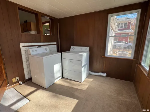 $99,900 | 110 East Bishop Street, Yates City, IL 61572