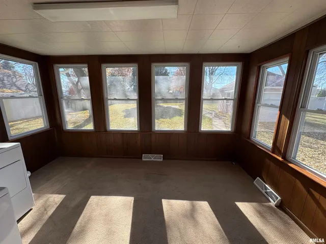 $108,000 | 110 East Bishop Street, Yates City, IL 61572