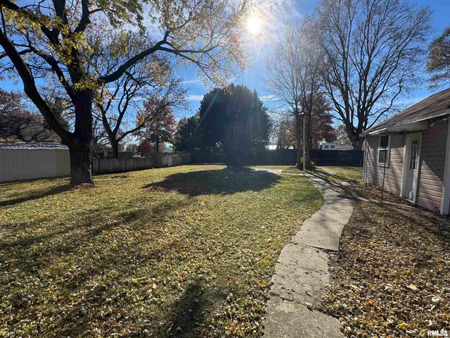 $108,000 | 110 East Bishop Street, Yates City, IL 61572