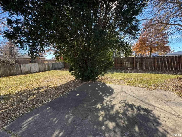 $108,000 | 110 East Bishop Street, Yates City, IL 61572