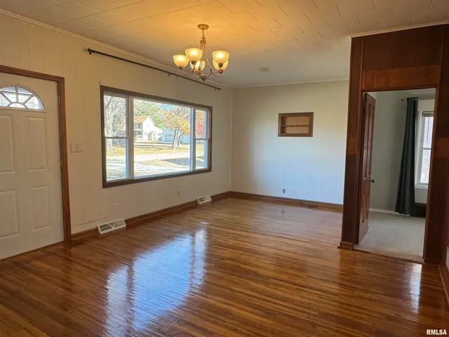 $108,000 | 110 East Bishop Street, Yates City, IL 61572