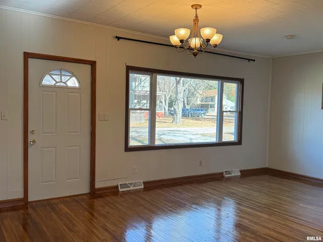 $108,000 | 110 East Bishop Street, Yates City, IL 61572