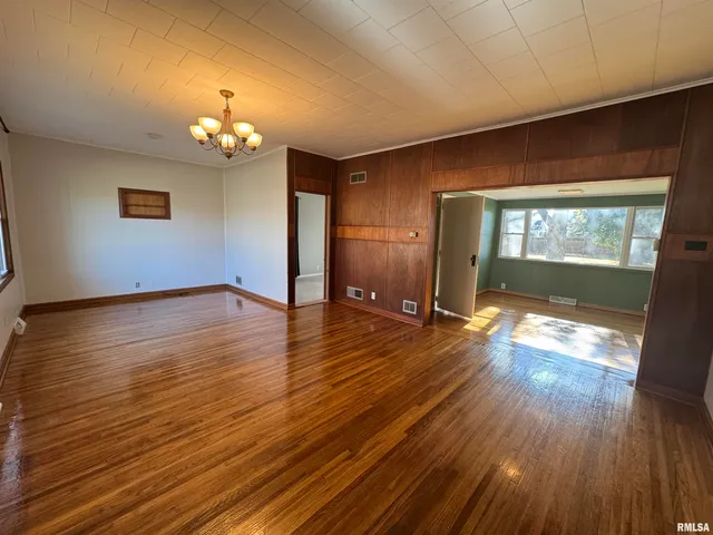 $108,000 | 110 East Bishop Street, Yates City, IL 61572