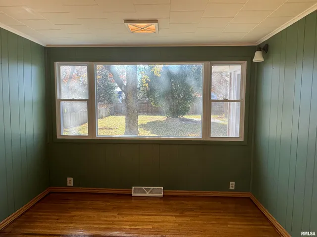 $108,000 | 110 East Bishop Street, Yates City, IL 61572