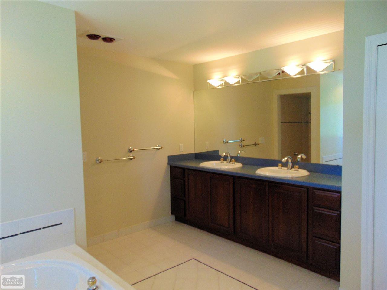67325 Wolcott Road Ray, MI 48096 - Photo 21 of 32 31303256-20.JPG