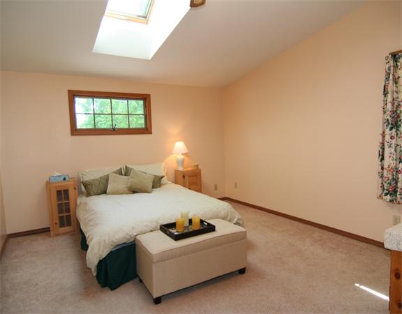 10 Elmhurst Road Stoneham, MA 02180 - Photo 12 of 19 Gallery Image 12