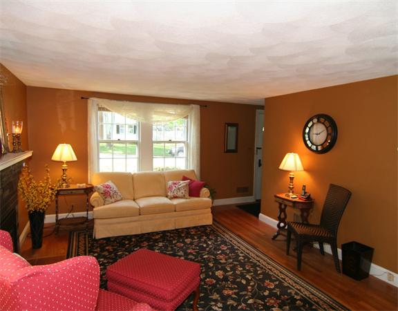 10 Elmhurst Road Stoneham, MA 02180 - Photo 3 of 19 Gallery Image 3