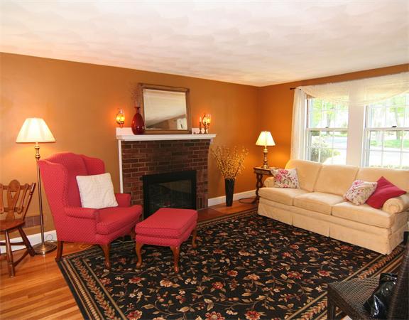 10 Elmhurst Road Stoneham, MA 02180 - Photo 5 of 19 Gallery Image 5
