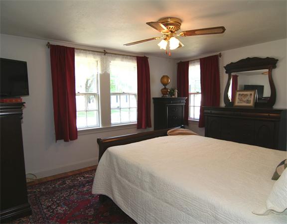 10 Elmhurst Road Stoneham, MA 02180 - Photo 9 of 19 Gallery Image 9