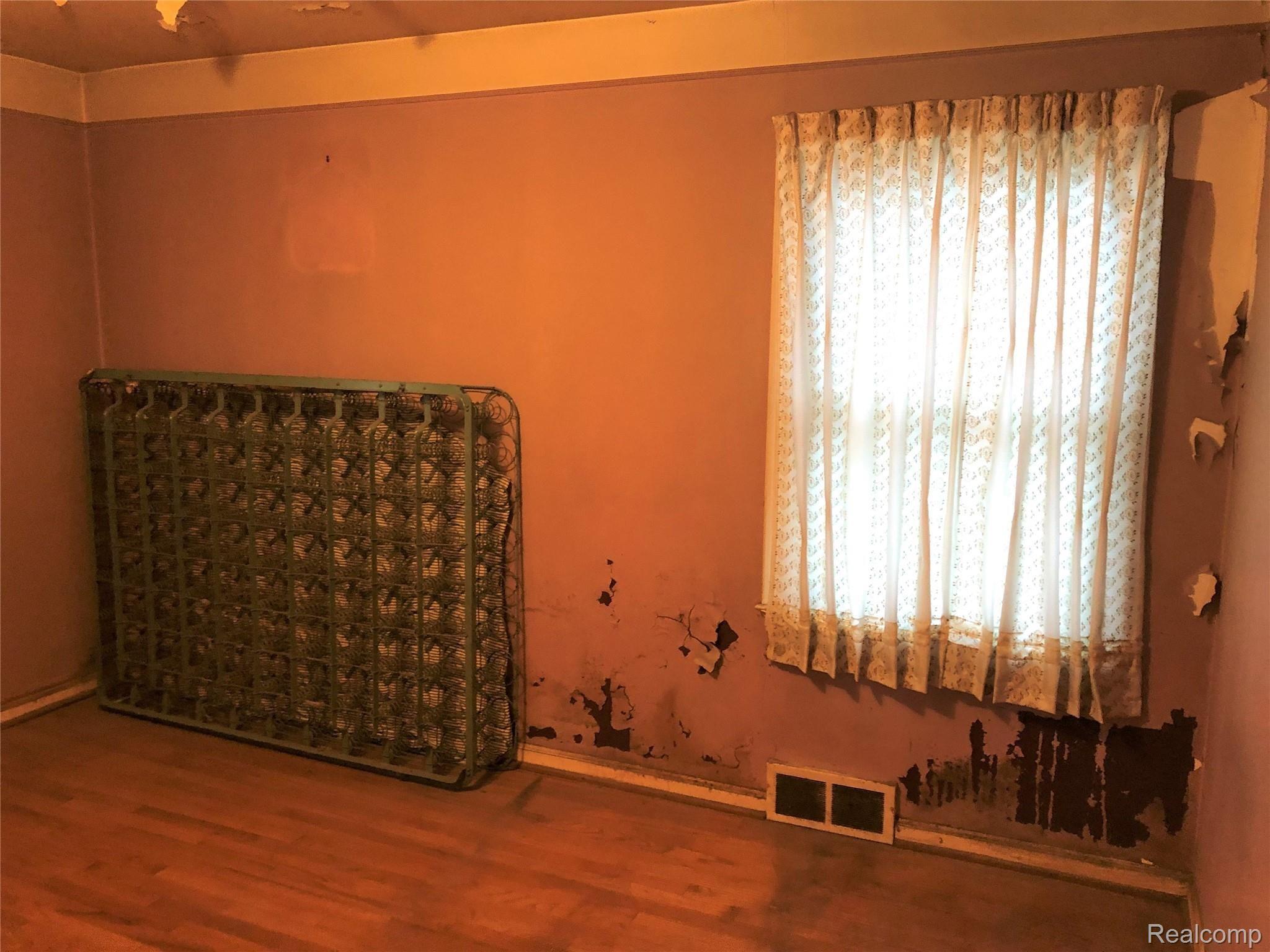 17614 Huntington Road Detroit, MI 48219 - Photo 16 of 29 IMG_015.JPG