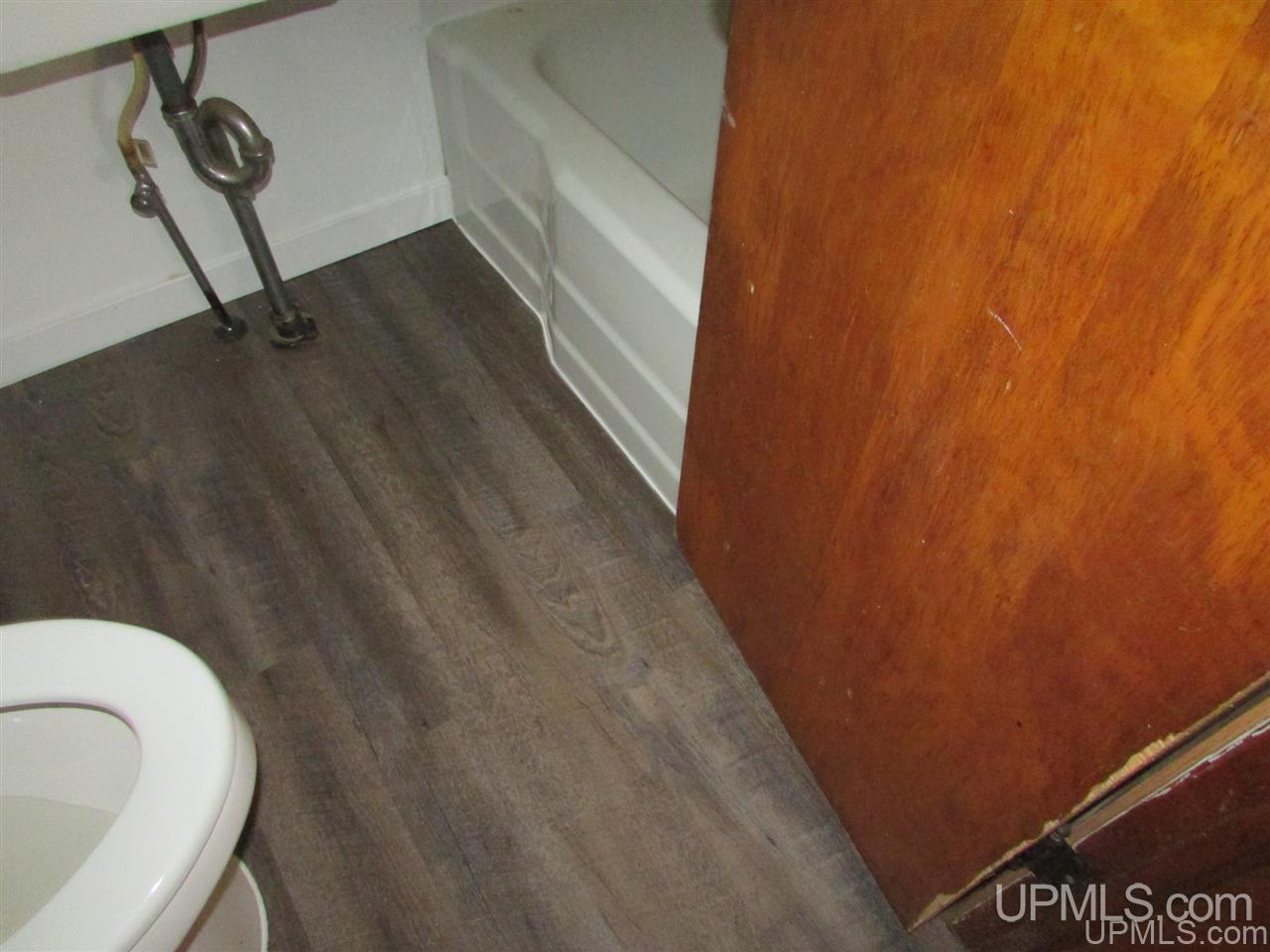113 West Fall Street L'Anse, MI 49946 - Photo 10 of 17