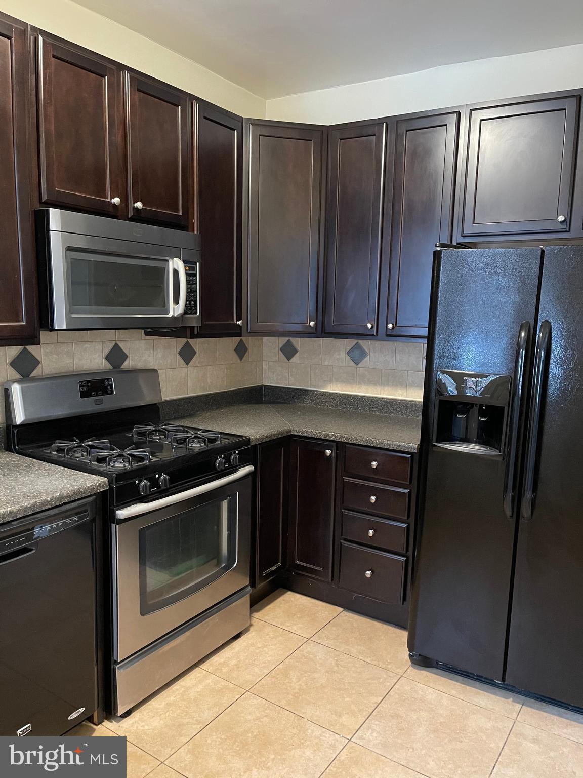 2124 37th Street Northwest Washington, DC 20007 - Photo 6 of 29