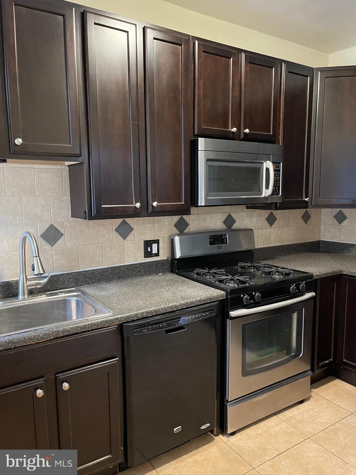 2124 37th Street Northwest Washington, DC 20007 - Photo 7 of 29