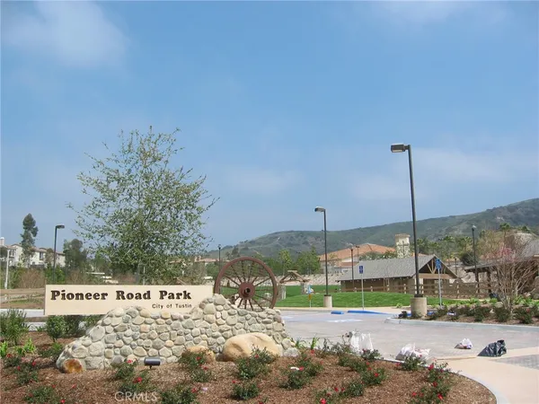a view of a tennis court