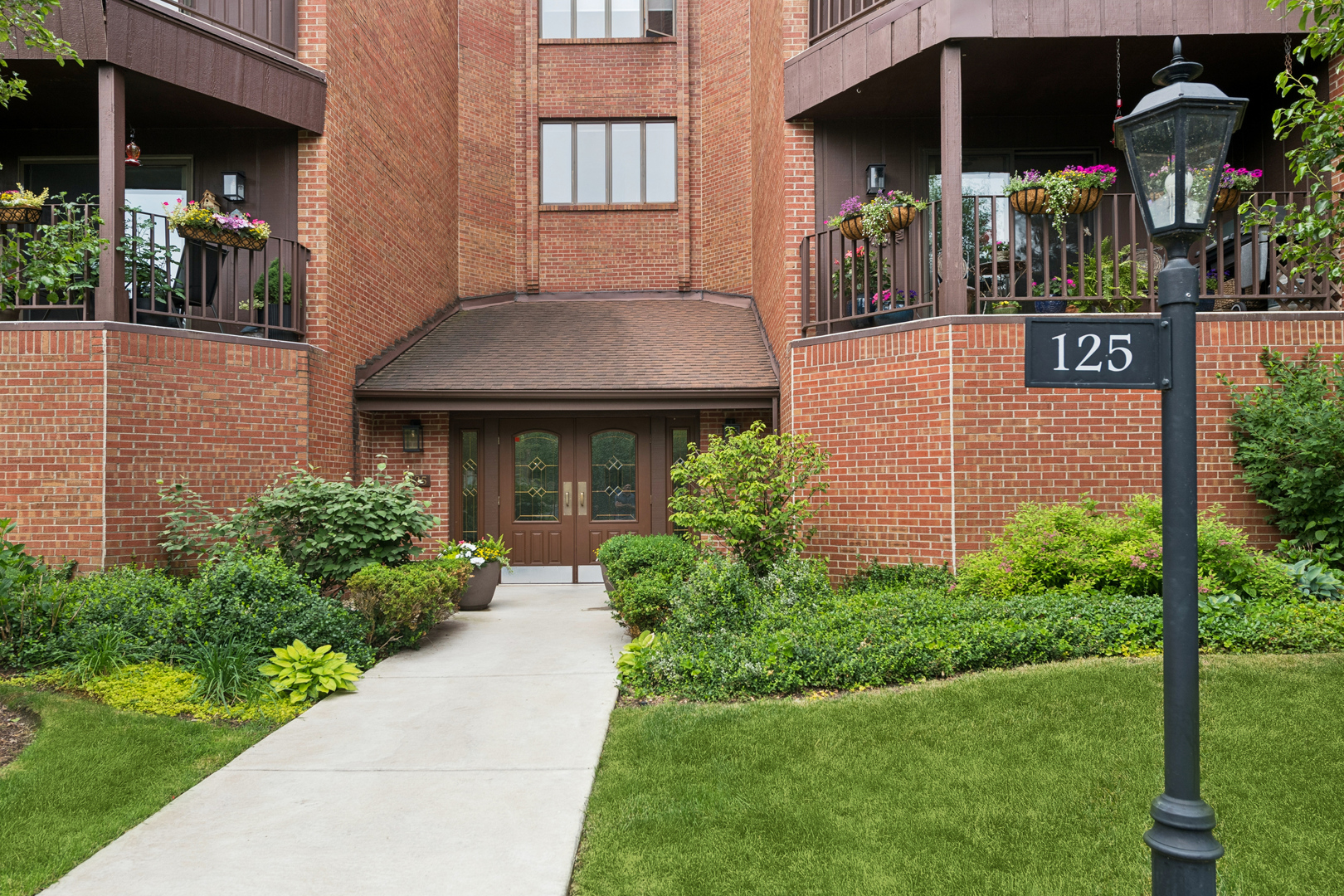 125 Boardwalk Place, Unit 201 Park Ridge, IL 60068 - Photo 1 of 26
