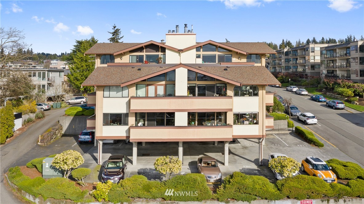 523 Maple Street, Unit 101 Edmonds, WA 98020 - Photo 2 of 40 Gallery Image 2