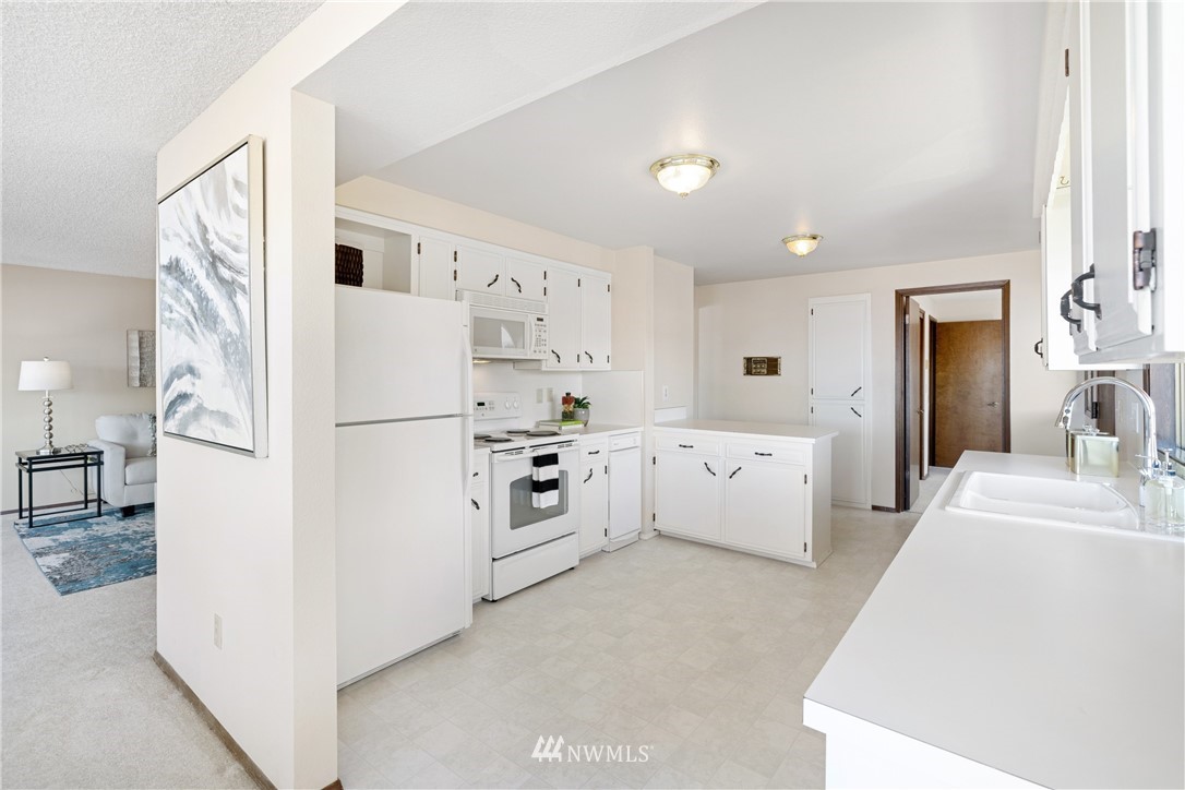 523 Maple Street, Unit 101 Edmonds, WA 98020 - Photo 17 of 40 Gallery Image 17